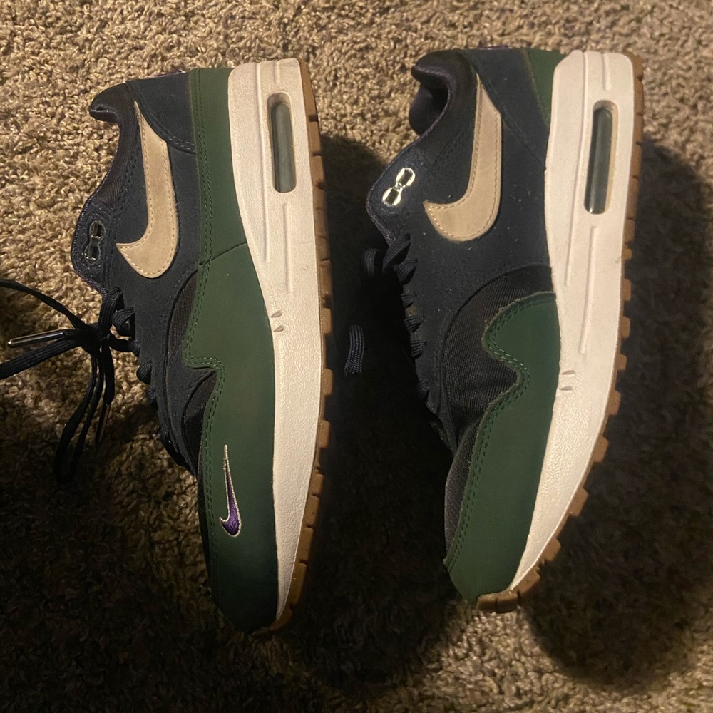 Nike Kids Sneakers - Navy and Green